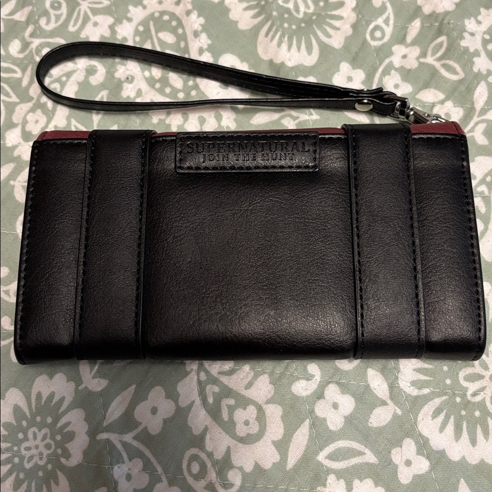 Supernatural Red and Black Wristlet Wallet - Picture 2 of 4